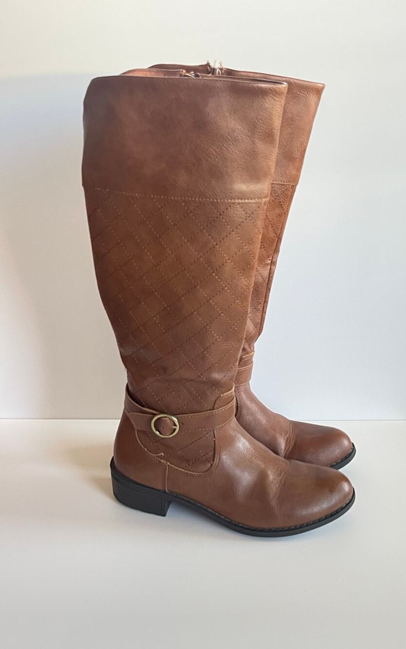ST. JOHN'S BAY DEER BLOCK HEEL RIDING BOOTS,COGNAC,SIZE 7